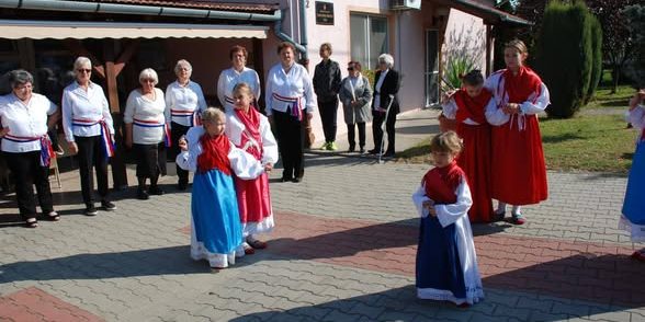 42889859_1728357920620148_7736904553156575232_n Međunarodni dan starijih osoba i prezentacija projekta "Take care"